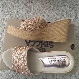 Sbicca Rose Gold leather embroidered wedges